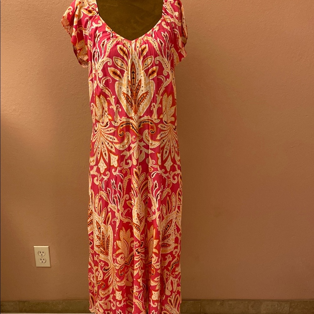 LOFT. Elegant Pink Paisley Dress